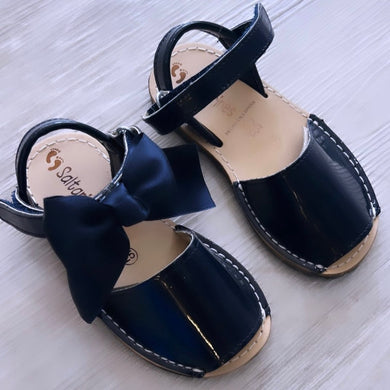 NAVY SANDALS