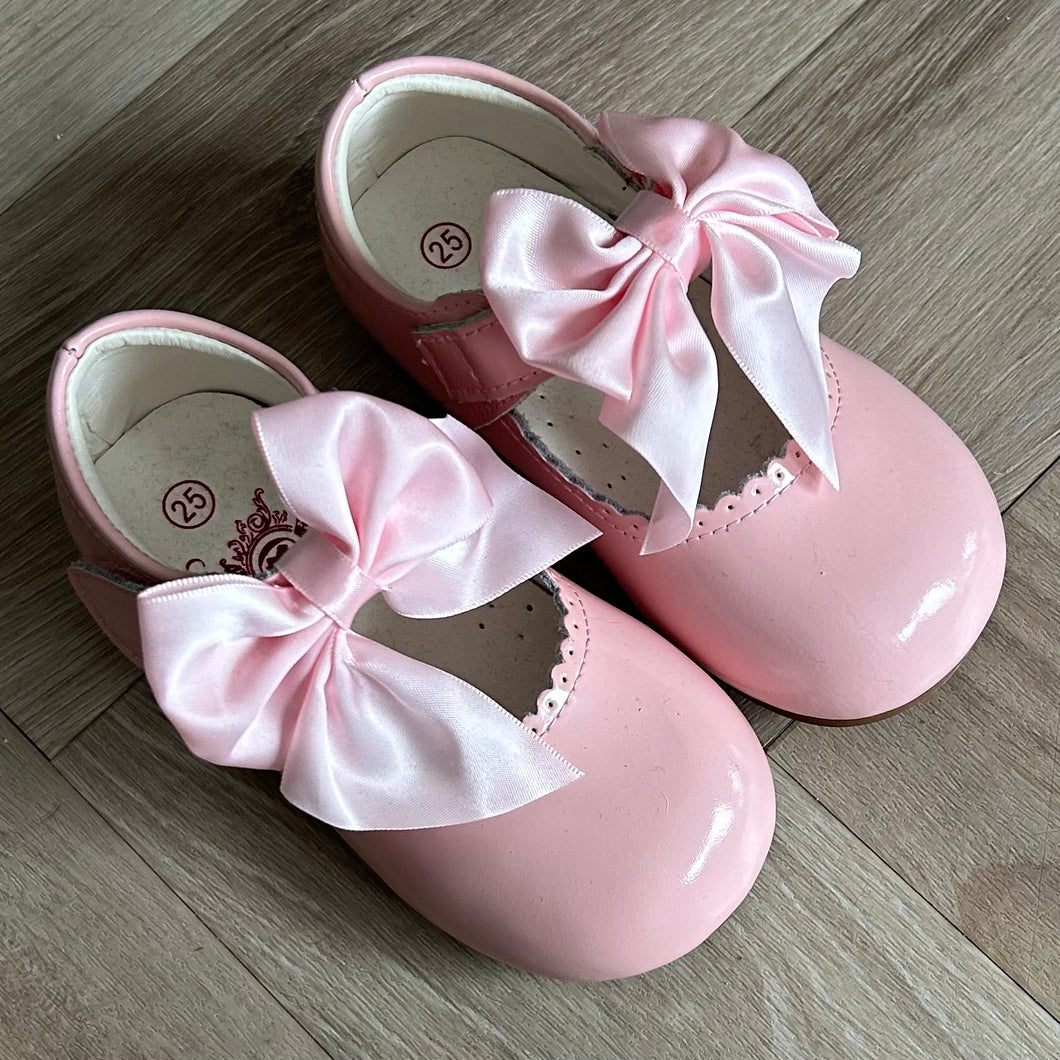 PINK BOW SHOES