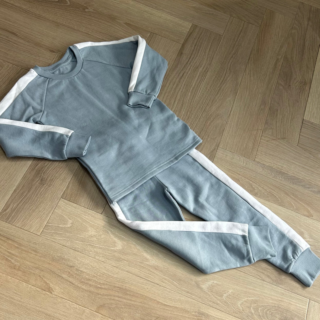 TRACKSUIT